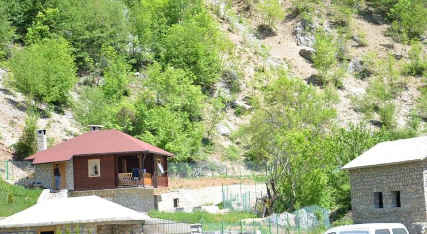 Etno Selo Vrelo & Camping Guest House Berane Eksteriør bilde